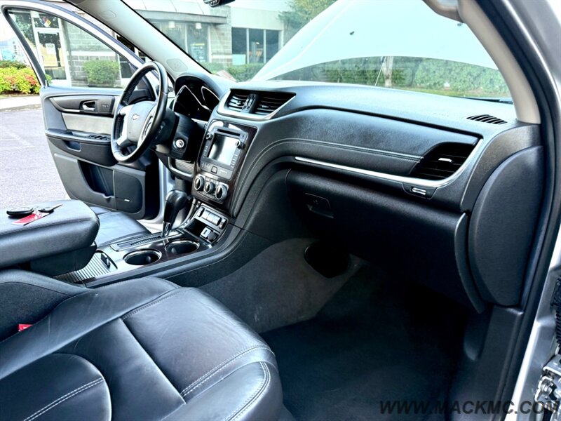 2016 Chevrolet Traverse LT 3Rd Row Seating Leather Back Up cam  