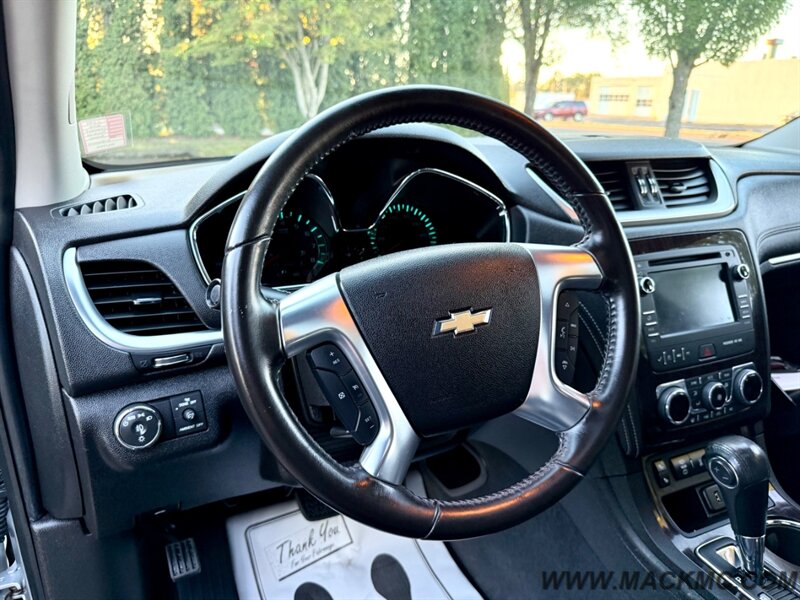 2016 Chevrolet Traverse LT 3Rd Row Seating Leather Back Up cam   - Photo 28 - Hillsboro, OR 97123
