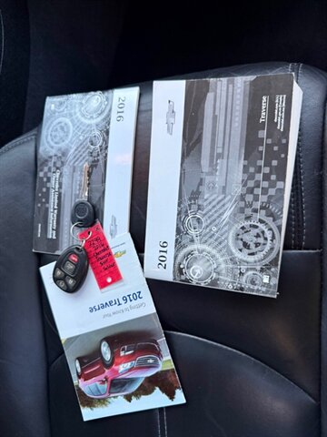 2016 Chevrolet Traverse LT 3Rd Row Seating Leather Back Up cam   - Photo 33 - Hillsboro, OR 97123