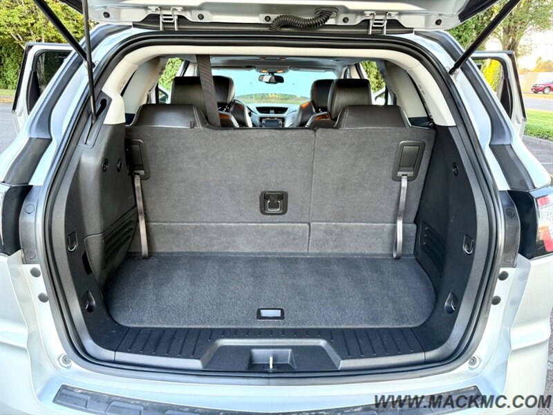 2016 Chevrolet Traverse LT 3Rd Row Seating Leather Back Up cam   - Photo 16 - Hillsboro, OR 97123