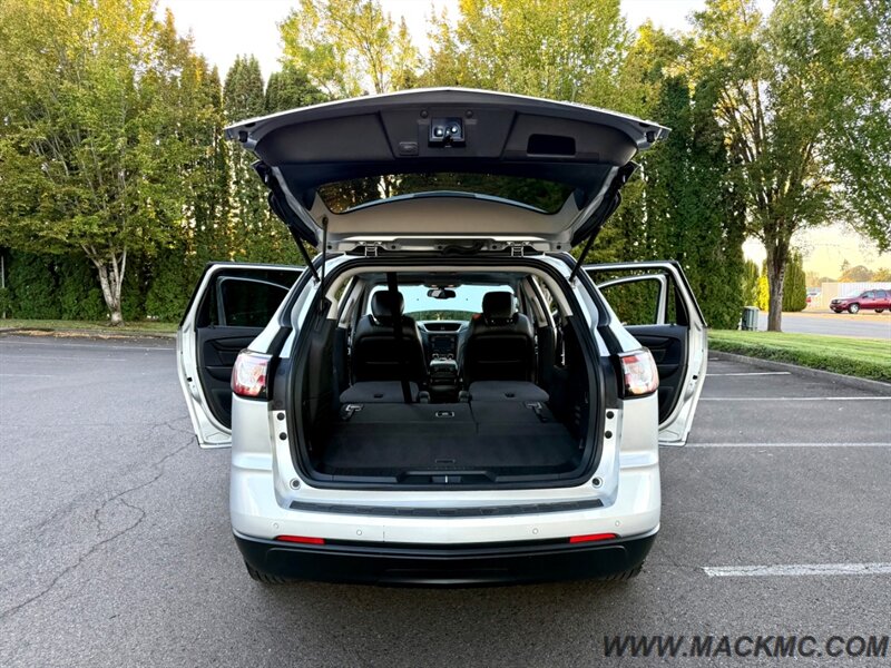 2016 Chevrolet Traverse LT 3Rd Row Seating Leather Back Up cam   - Photo 25 - Hillsboro, OR 97123