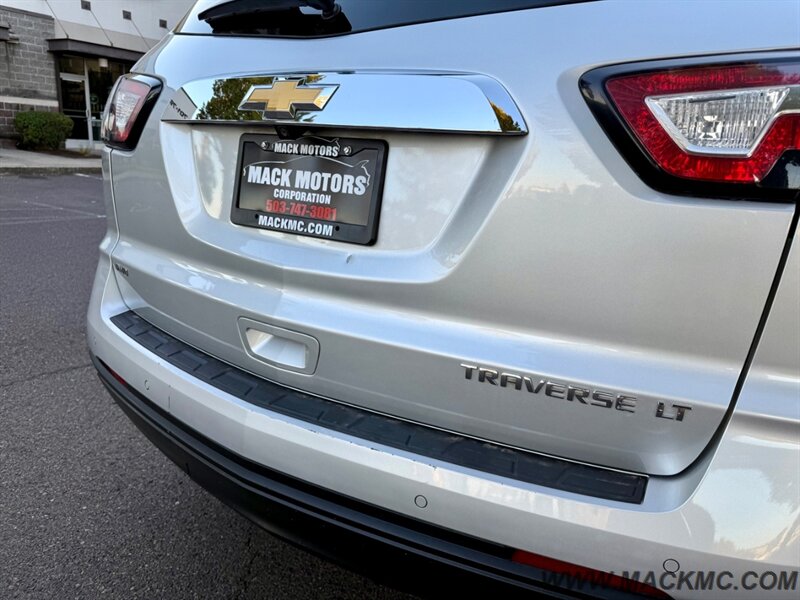 2016 Chevrolet Traverse LT 3Rd Row Seating Leather Back Up cam   - Photo 34 - Hillsboro, OR 97123