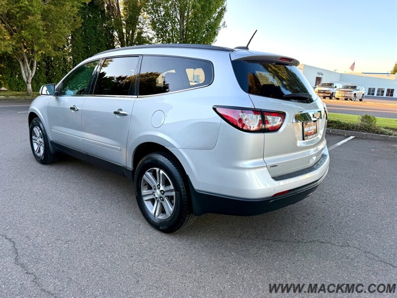 2016 Chevrolet Traverse LT 3Rd Row Seating Leather Back Up cam   - Photo 9 - Hillsboro, OR 97123