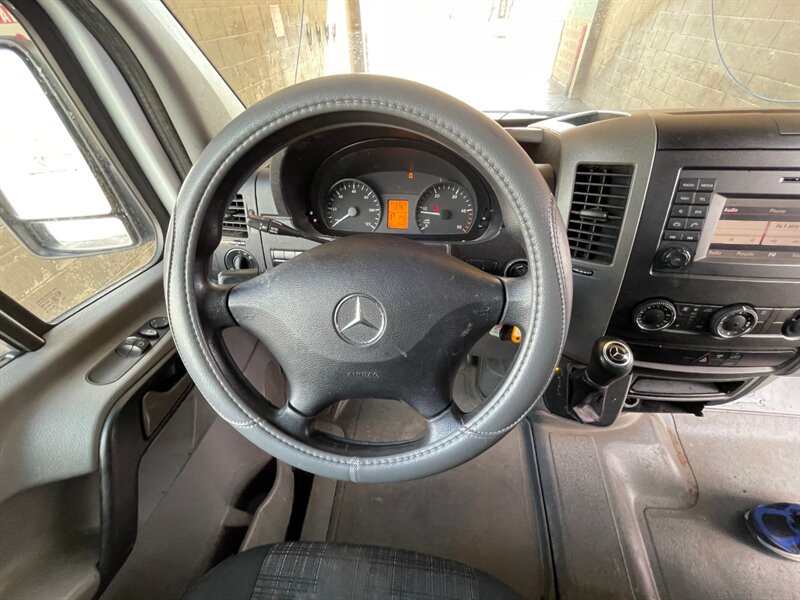 2015 Mercedes-Benz Sprinter 2500 photo
