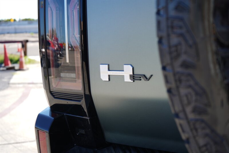 2024 GMC Hummer EV 3X photo