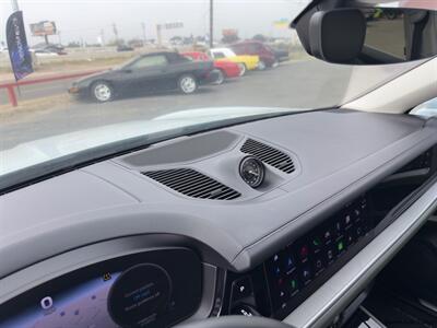 2024 Porsche Cayenne S E-Hybrid Coupe   - Photo 41 - San Juan, TX 78589