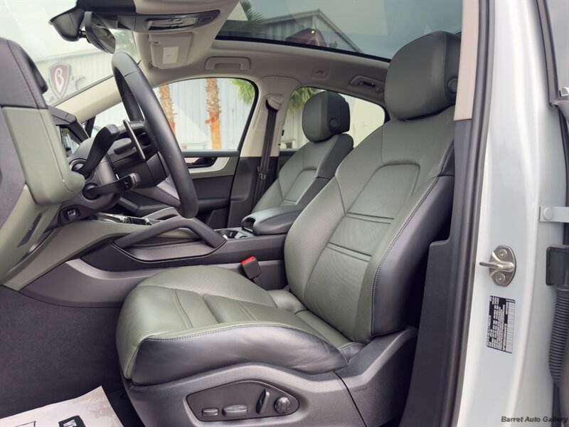 2024 Porsche Cayenne S E-Hybrid Coupe  