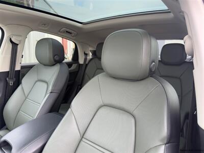 2024 Porsche Cayenne S E-Hybrid Coupe   - Photo 34 - San Juan, TX 78589