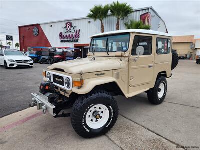 1982 Toyota FJ Cruiser 40 Sedan