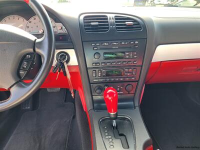 2002 Ford Thunderbird Deluxe   - Photo 18 - San Juan, TX 78589