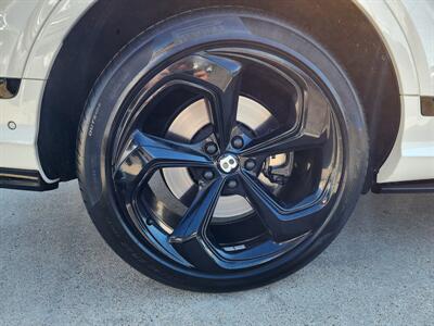 2024 Bentley Bentayga A V8   - Photo 13 - San Juan, TX 78589