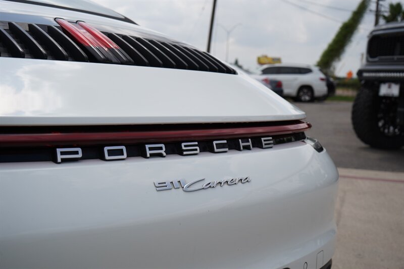 2020 Porsche 911 Carrera photo