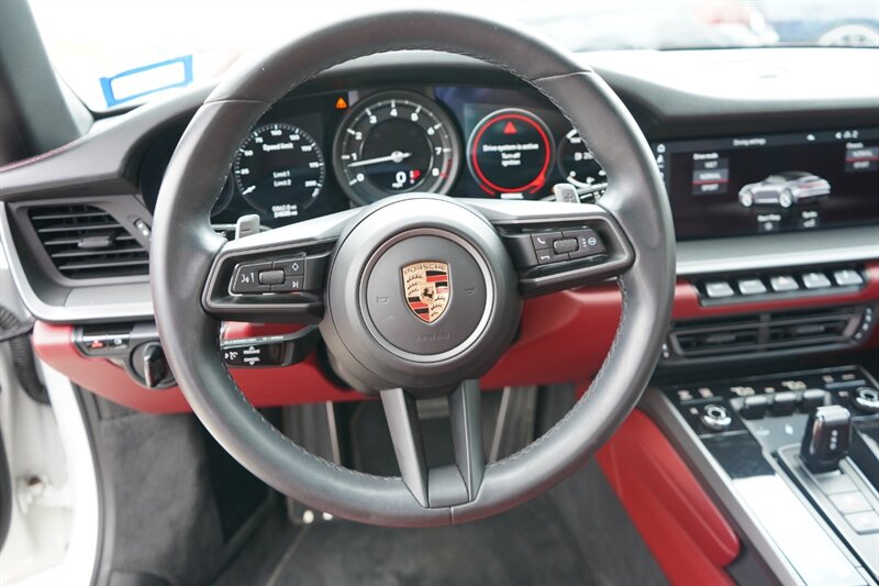 2020 Porsche 911 Carrera photo
