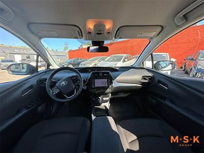 2022 Toyota Prius L Eco   - Photo 7 - Van Nuys, CA 91401