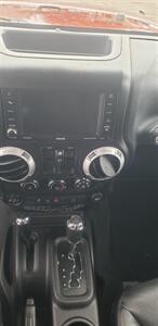 2013 Jeep Wrangler Unlimited Sahara   - Photo 12 - Hemlock, MI 48626