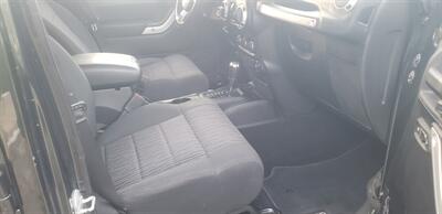 2011 Jeep Wrangler Unlimited Sahara   - Photo 14 - Hemlock, MI 48626