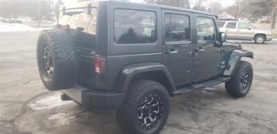 2011 Jeep Wrangler Unlimited Sahara   - Photo 6 - Hemlock, MI 48626