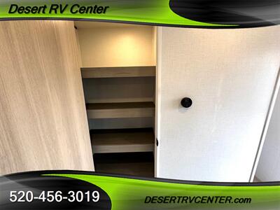 2025 Dutchmen 308BHSL   - Photo 15 - Huachuca City, AZ 85616