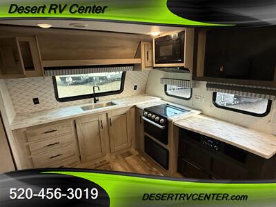 2022 KZ 221FKKSE   - Photo 11 - Huachuca City, AZ 85616