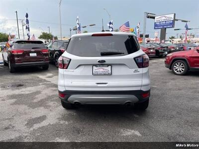 2017 Ford Escape SE   - Photo 11 - Miami, FL 33147