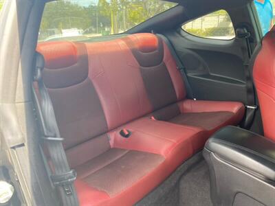 2013 Hyundai Genesis Coupe 2.0T   - Photo 33 - Miami, FL 33147