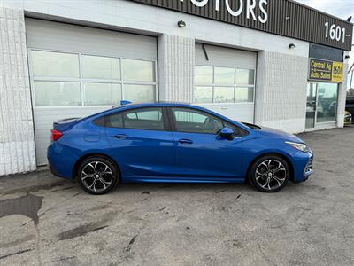 2019 Chevrolet Cruze LT   - Photo 2 - Winnipeg, MB R2J 3T3
