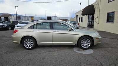 2010 Chrysler Sebring Limited - Photo 2 - Reno, NV 89502