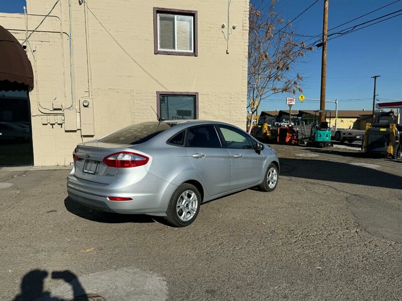 2015 Ford Fiesta SE - Photo 6 - Reno, NV 89502