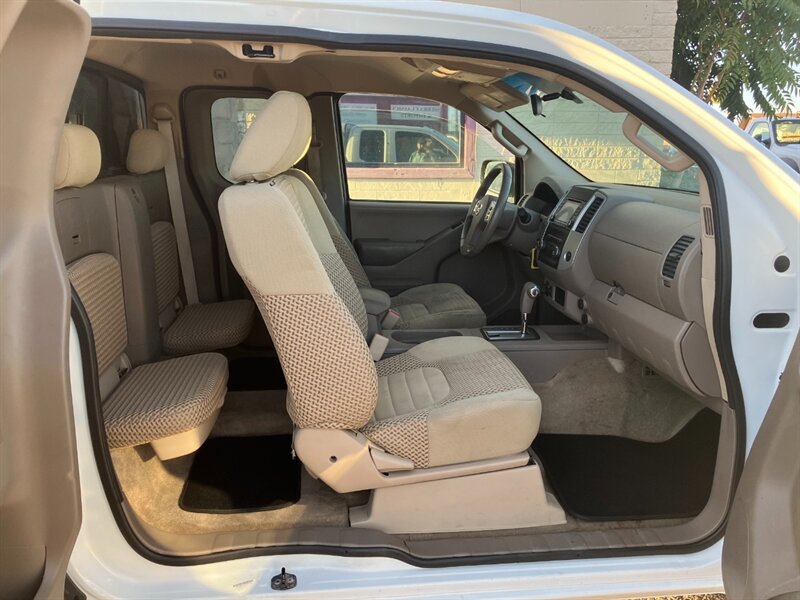 2015 Nissan Frontier SV V6 - Photo 17 - Reno, NV 89502