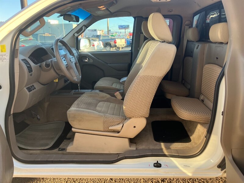 2015 Nissan Frontier SV V6 - Photo 9 - Reno, NV 89502