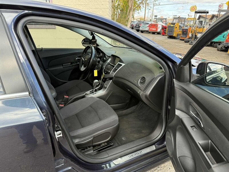 2014 Chevrolet Cruze 1LT Auto - Photo 13 - Reno, NV 89502