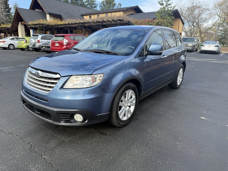 2008 Subaru Tribeca 5-Pass.  