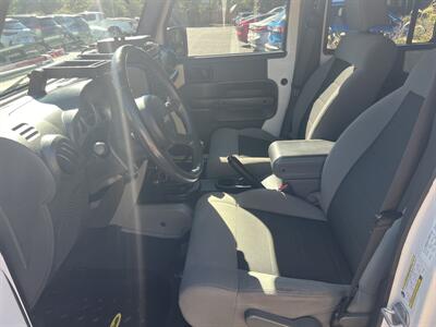 2010 Jeep Wrangler Unlimited Rubicon   - Photo 6 - Walnut Creek, CA 94597