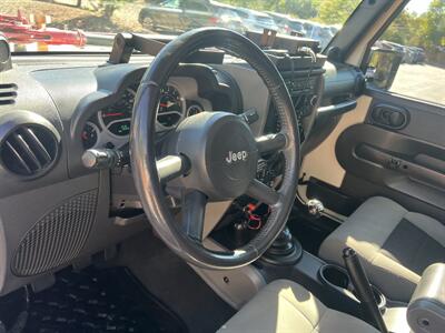 2010 Jeep Wrangler Unlimited Rubicon   - Photo 7 - Walnut Creek, CA 94597