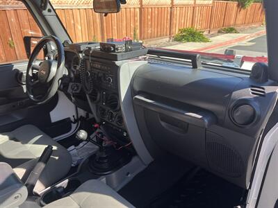 2010 Jeep Wrangler Unlimited Rubicon   - Photo 12 - Walnut Creek, CA 94597