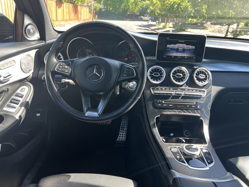 2019 Mercedes-Benz GLC GLC 300 4MATIC photo