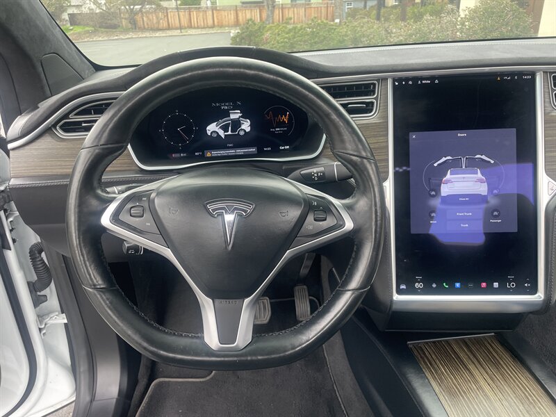 2016 Tesla Model X 75 D photo