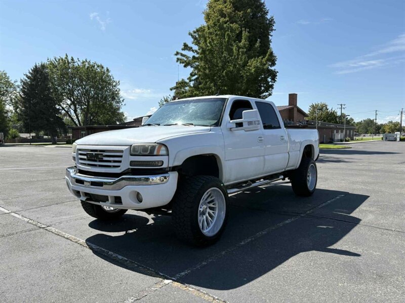 2005 GMC Sierra 2500HD SLT  