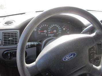 2004 Ford Explorer XLS   - Photo 5 - Kansas City, MO 64126