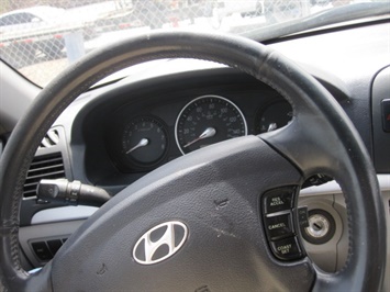 2006 Hyundai Sonata GL   - Photo 6 - Kansas City, MO 64126