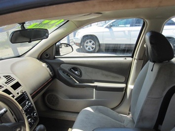 2005 Chevrolet Malibu   - Photo 5 - Kansas City, MO 64126