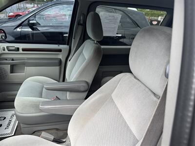 2006 Ford Freestar SEL   - Photo 4 - Kansas City, MO 64126