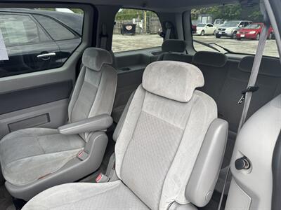 2006 Ford Freestar SEL   - Photo 5 - Kansas City, MO 64126