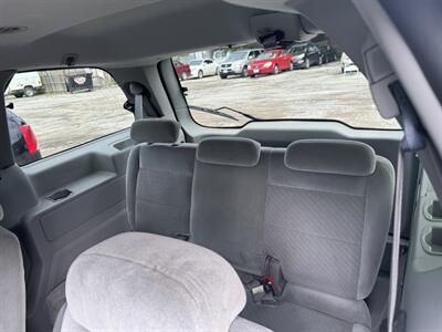 2006 Ford Freestar SEL   - Photo 6 - Kansas City, MO 64126