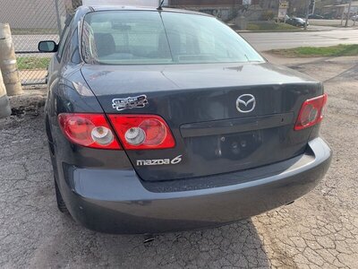 2004 Mazda Mazda6 i   - Photo 11 - Kansas City, MO 64126
