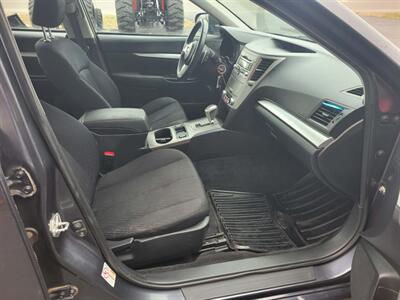 2011 Subaru Legacy 2.5i Premium   - Photo 15 - Du Quoin, IL 62832