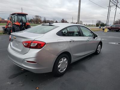 2018 Chevrolet Cruze LS Auto   - Photo 3 - Du Quoin, IL 62832
