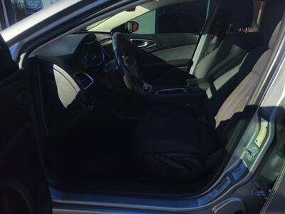 2016 Chrysler 200 LX   - Photo 17 - Du Quoin, IL 62832