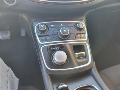 2016 Chrysler 200 LX   - Photo 14 - Du Quoin, IL 62832