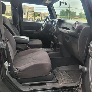 2013 Jeep Wrangler Sport   - Photo 16 - Du Quoin, IL 62832